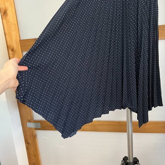 BR Fcty Asymmetrical Hem Navy White Polka Dot Lined Pleated Midi Skirt Sz 2 - Picture 5 of 11